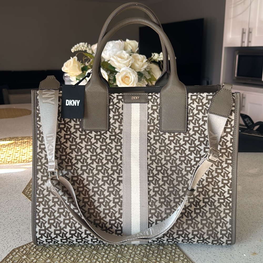 🤎DKNY CARLITA TOTE BAG WITH STRAP